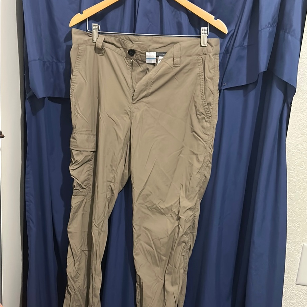 Columbia Tan Cargo Pants with Straight Leg Design
